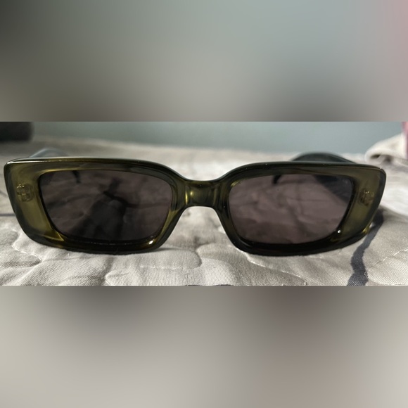 90’s Gucci sunglasses - Picture 2 of 10